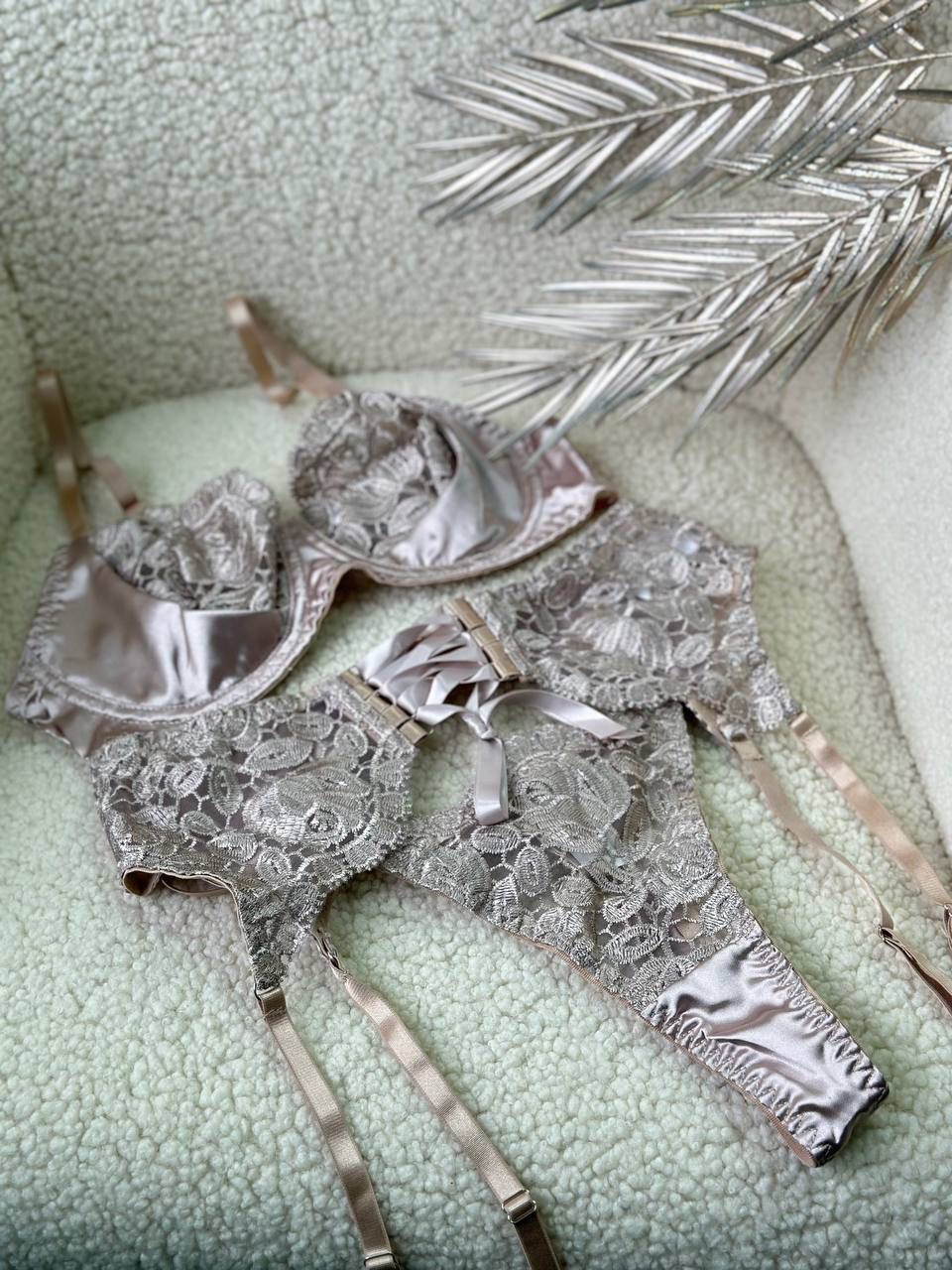 Women's Luxury Embroidered Lace Lingerie Set Sexy Bra and Panties XL Size Firm Control for Valentine's Day